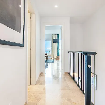 Luxury Townhouse With Panoramic Sea View